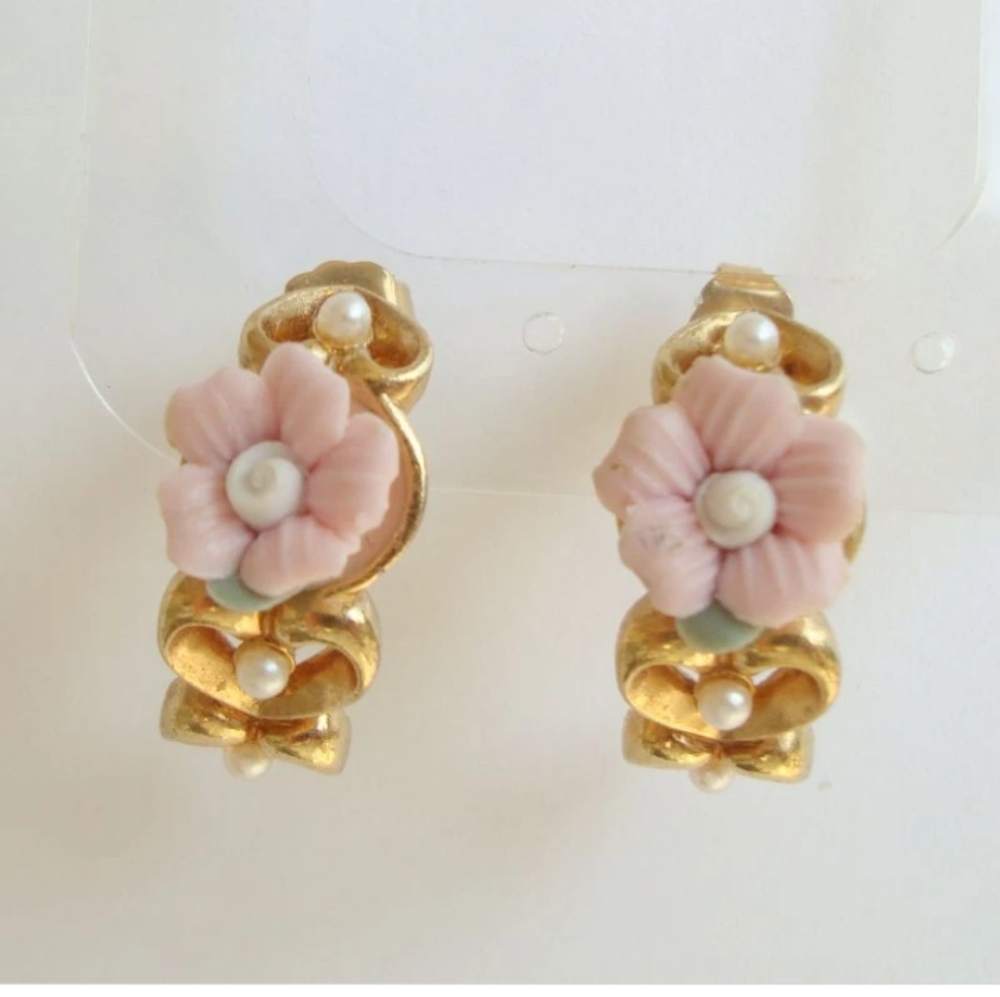 VTG Avon earrings